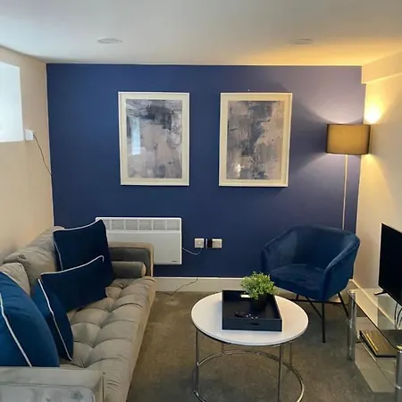 Apartment 5 Mins To City, Pets Welcome York